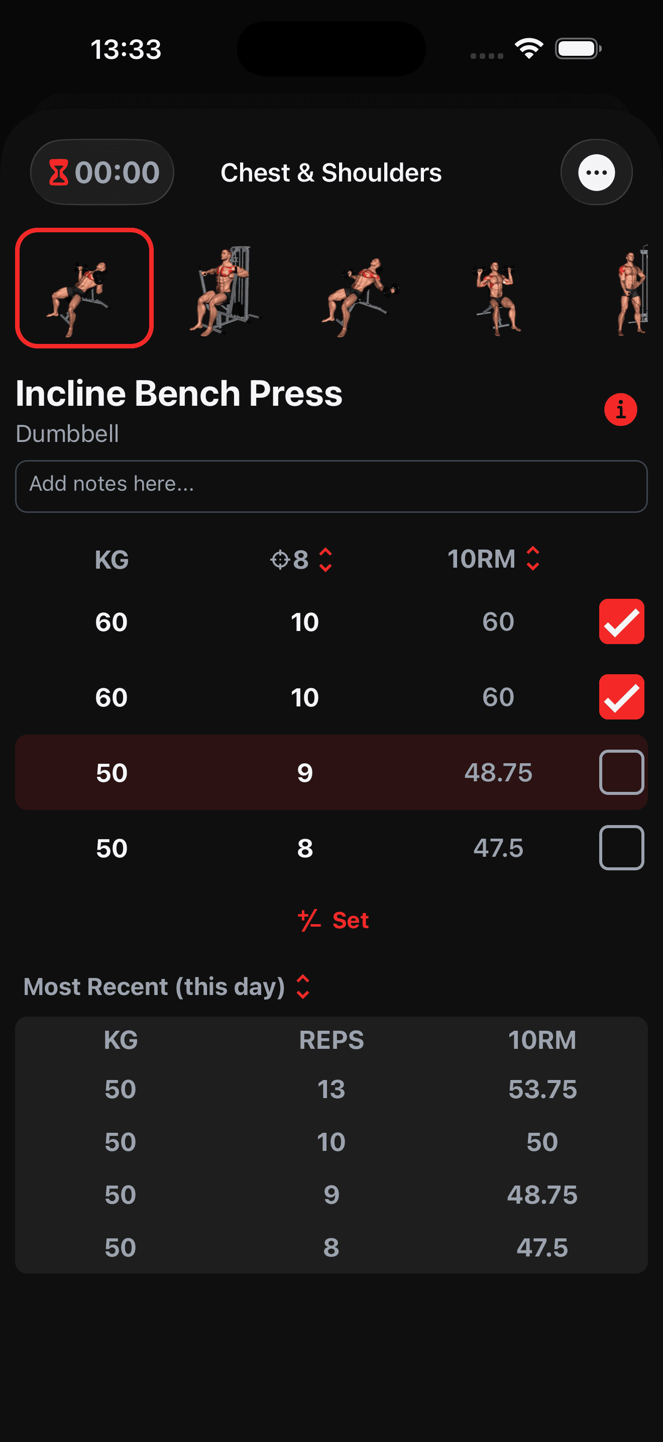 TraininGG active workout screen with set logging and a rest timer